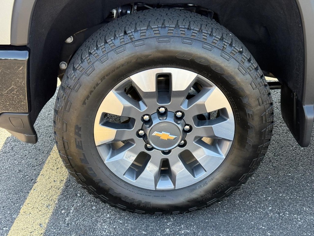 Chevrolet Silverado 2500HD Vehicle Full-screen Gallery Image 08