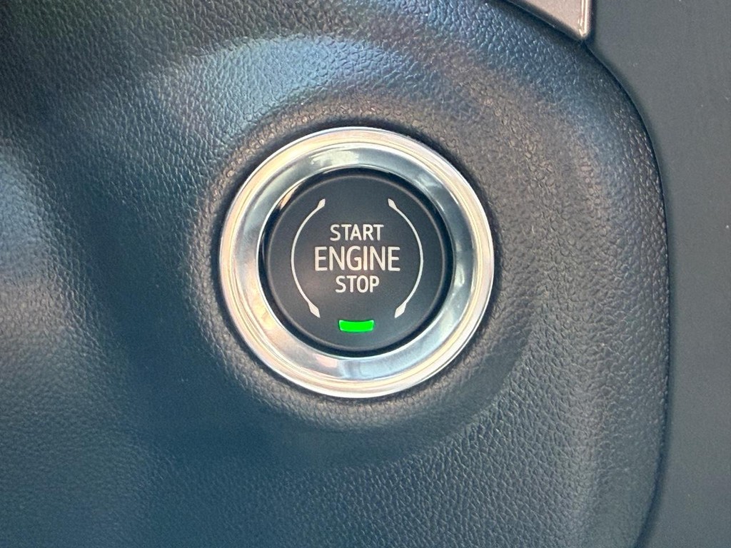 Chevrolet Silverado 2500HD Vehicle Full-screen Gallery Image 15