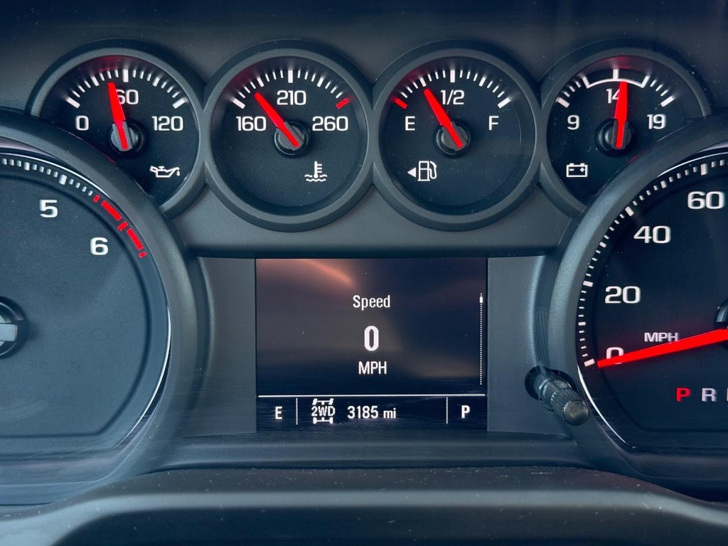 Chevrolet Silverado 2500HD Vehicle Full-screen Gallery Image 20