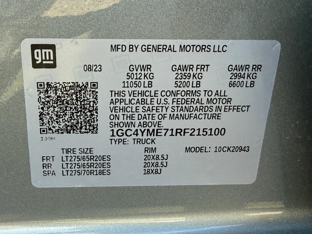 Chevrolet Silverado 2500HD Vehicle Full-screen Gallery Image 24