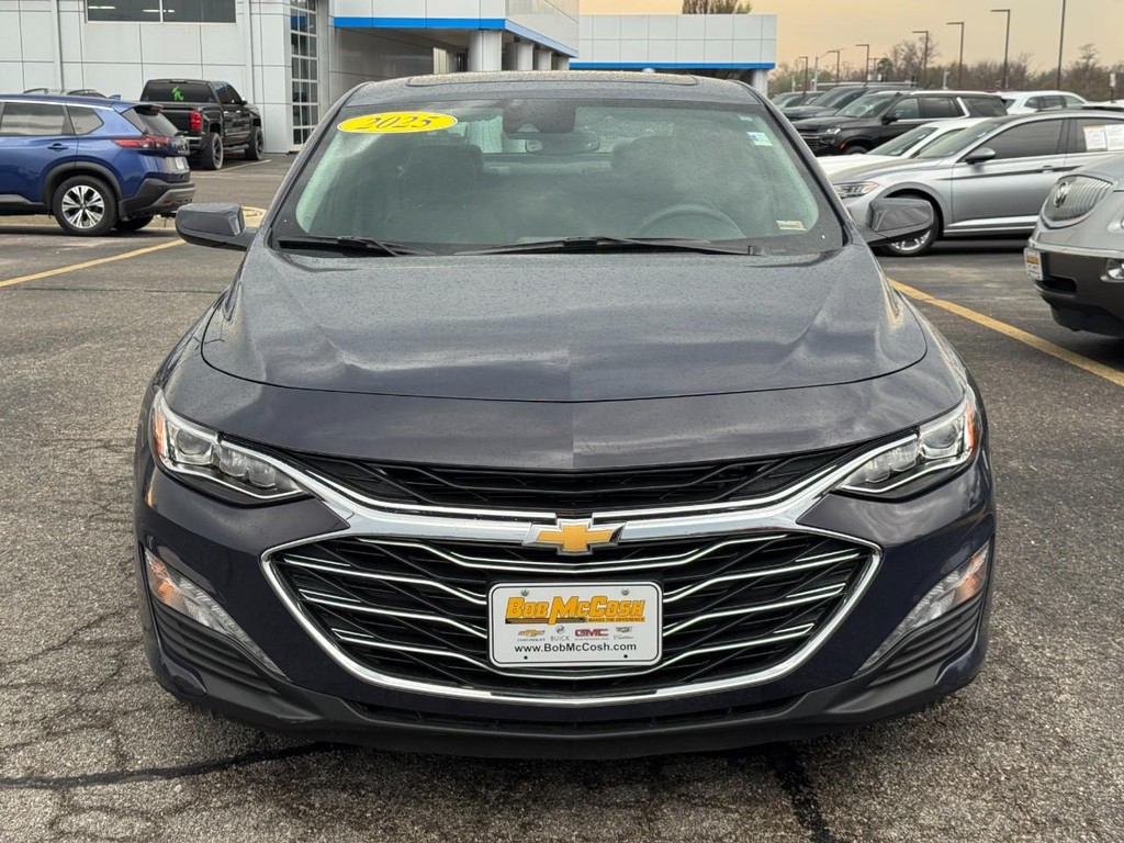 Chevrolet Malibu Vehicle Full-screen Gallery Image 09