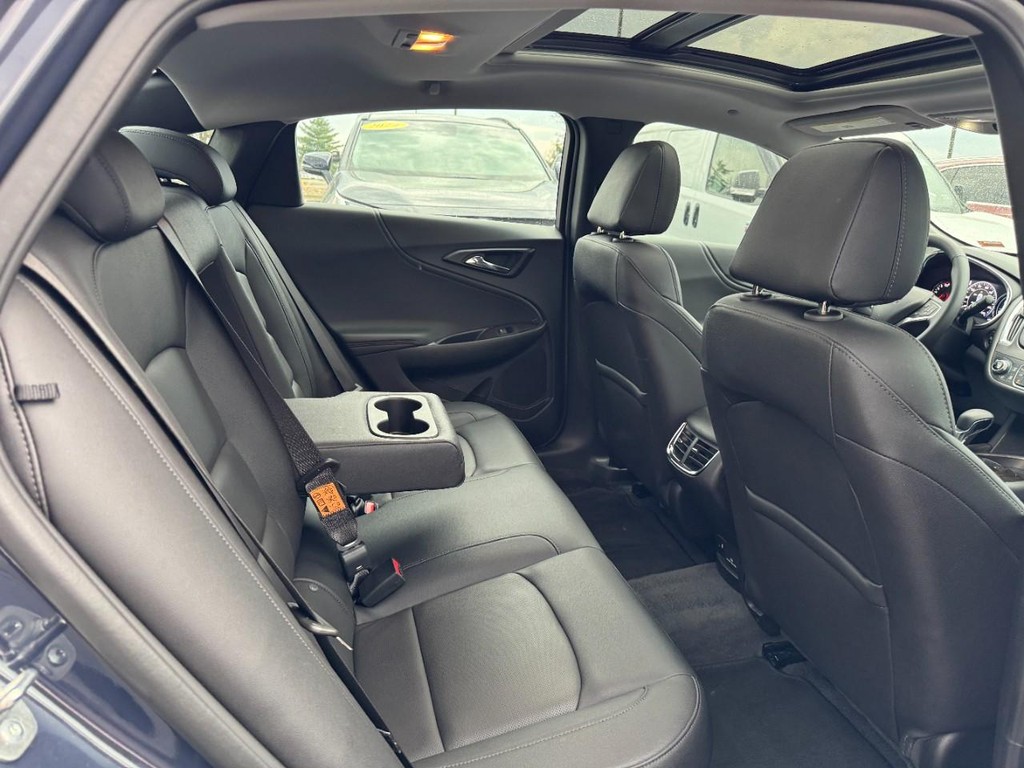 Chevrolet Malibu Vehicle Full-screen Gallery Image 10