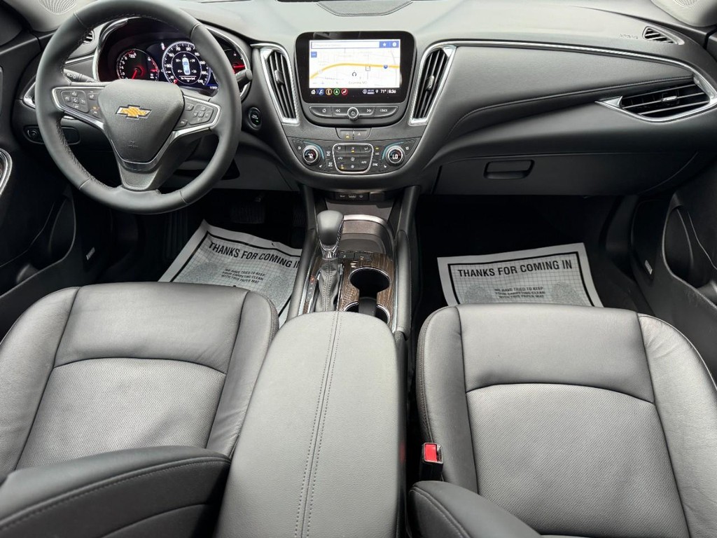 Chevrolet Malibu Vehicle Full-screen Gallery Image 11