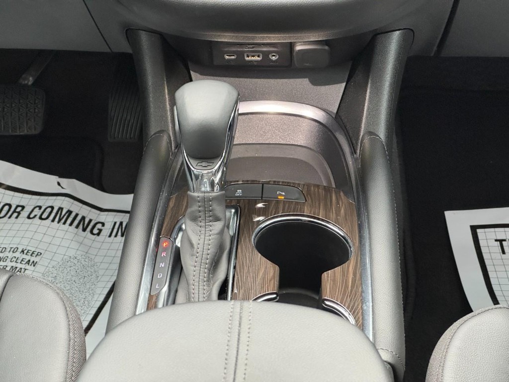 Chevrolet Malibu Vehicle Full-screen Gallery Image 14