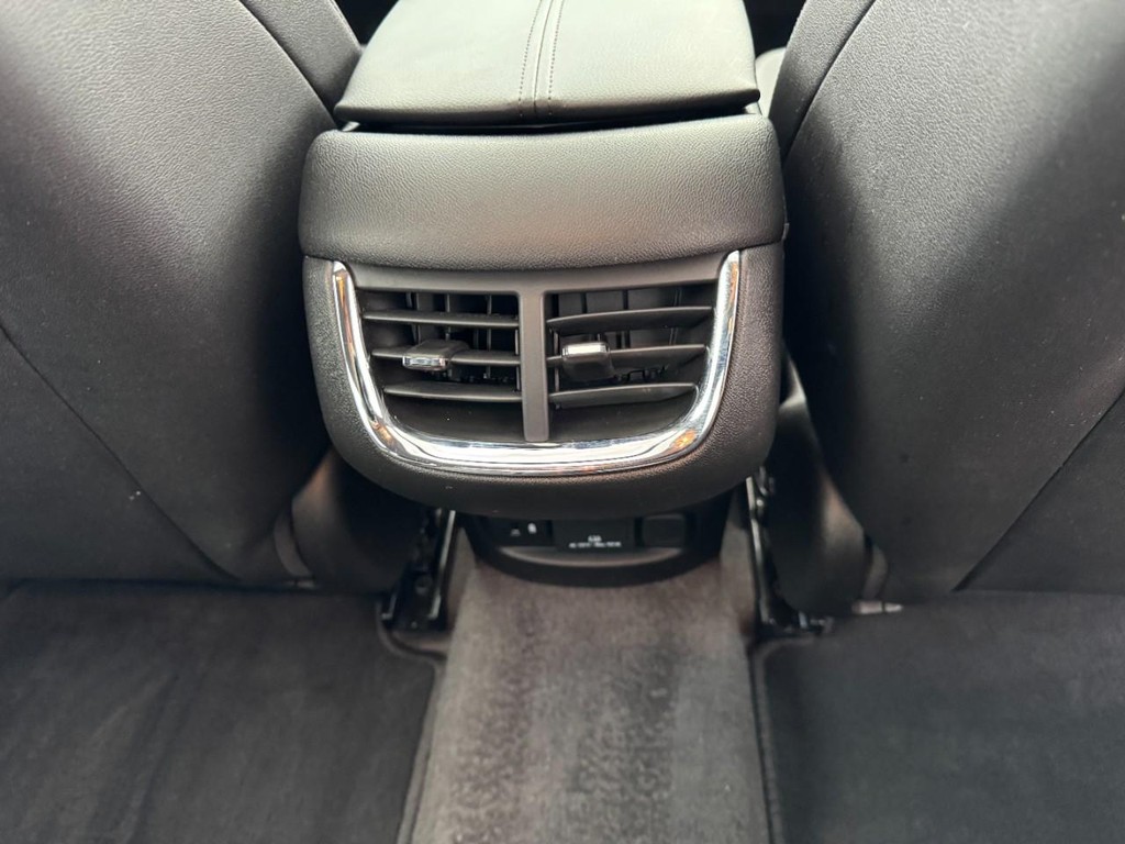 Chevrolet Malibu Vehicle Full-screen Gallery Image 16
