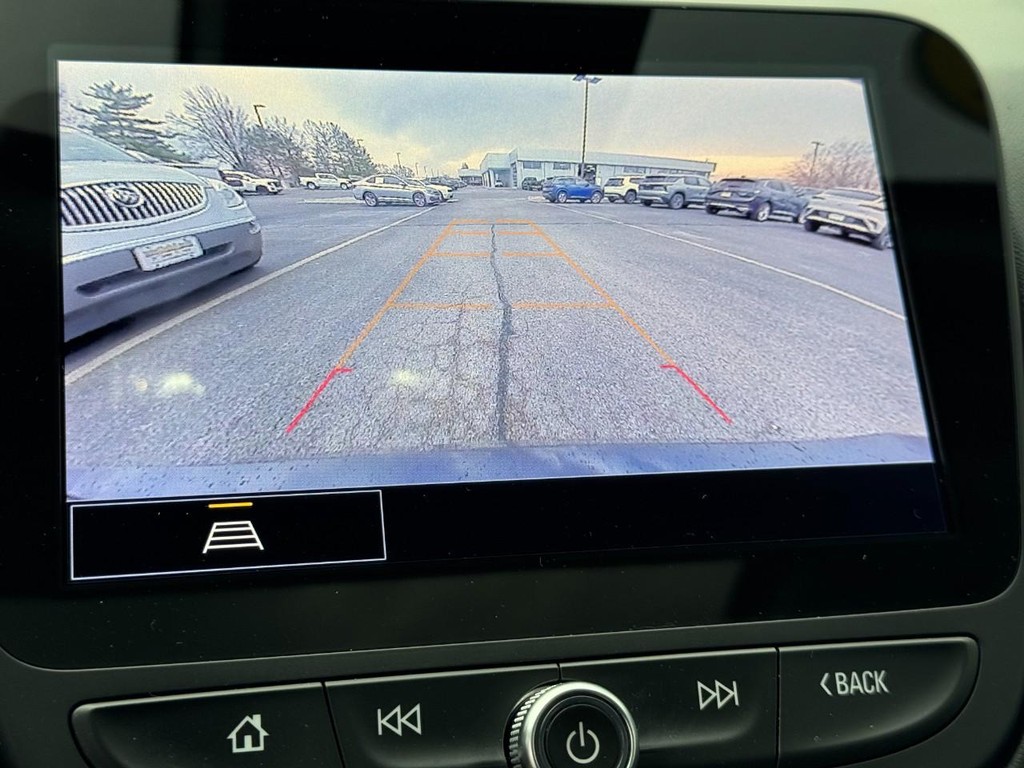 Chevrolet Malibu Vehicle Full-screen Gallery Image 22