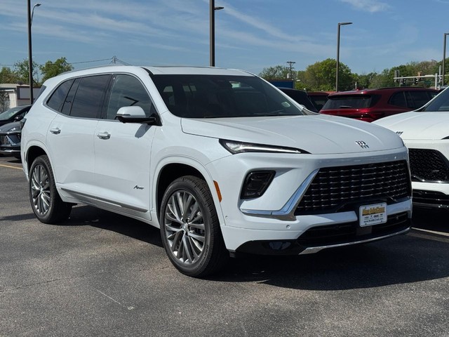 2026 Buick Enclave Avenir AWD's photo