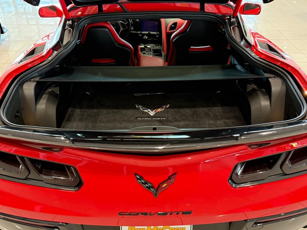 Chevrolet Corvette Vehicle Full-screen Gallery Image 06