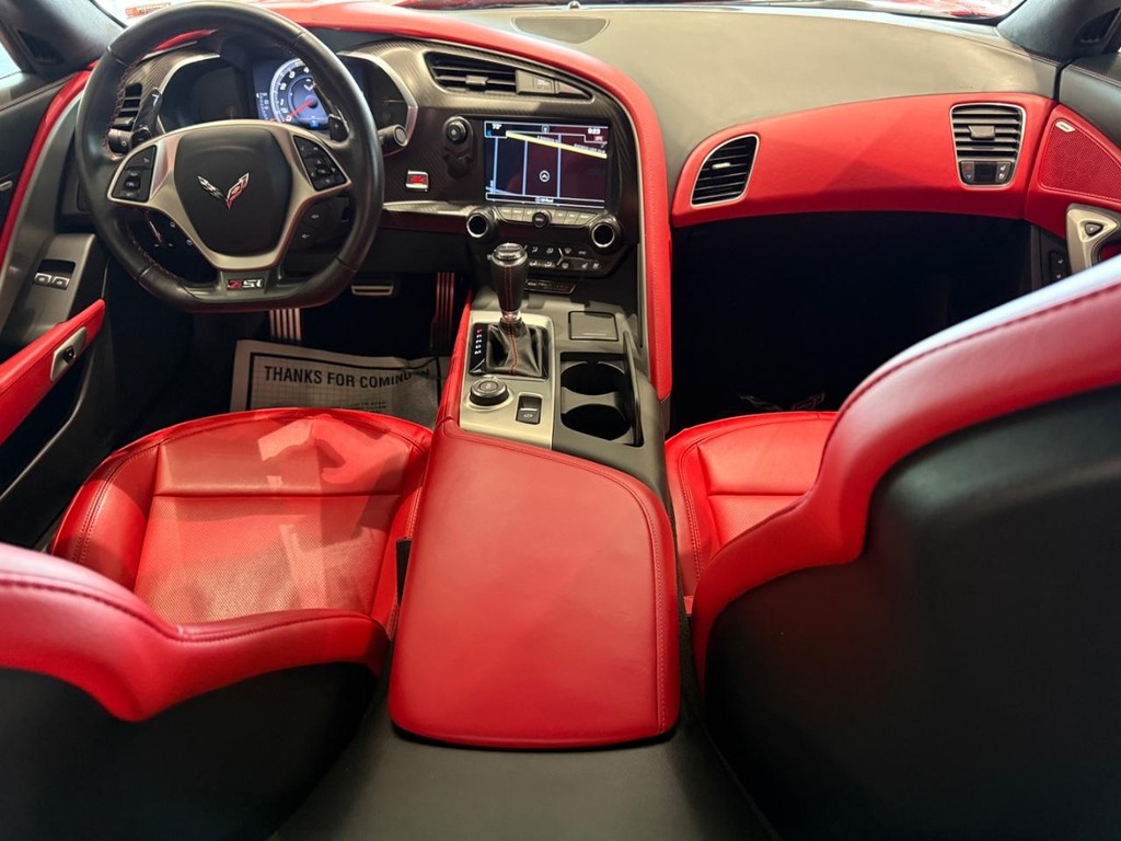 Chevrolet Corvette Vehicle Full-screen Gallery Image 07