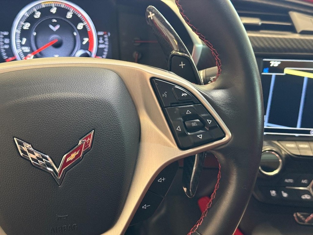 Chevrolet Corvette Vehicle Full-screen Gallery Image 16