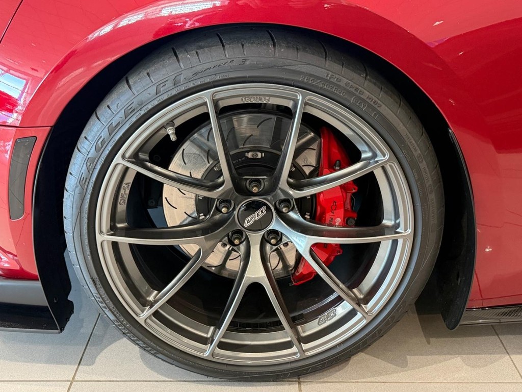 Chevrolet Camaro Vehicle Full-screen Gallery Image 05