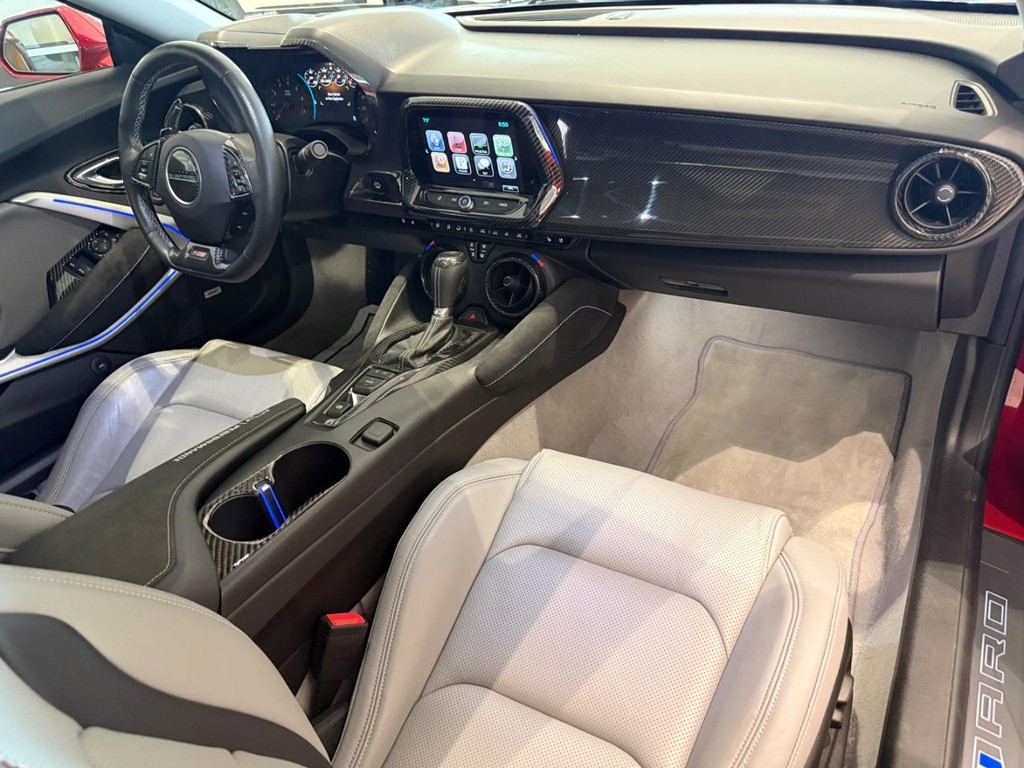 Chevrolet Camaro Vehicle Full-screen Gallery Image 11