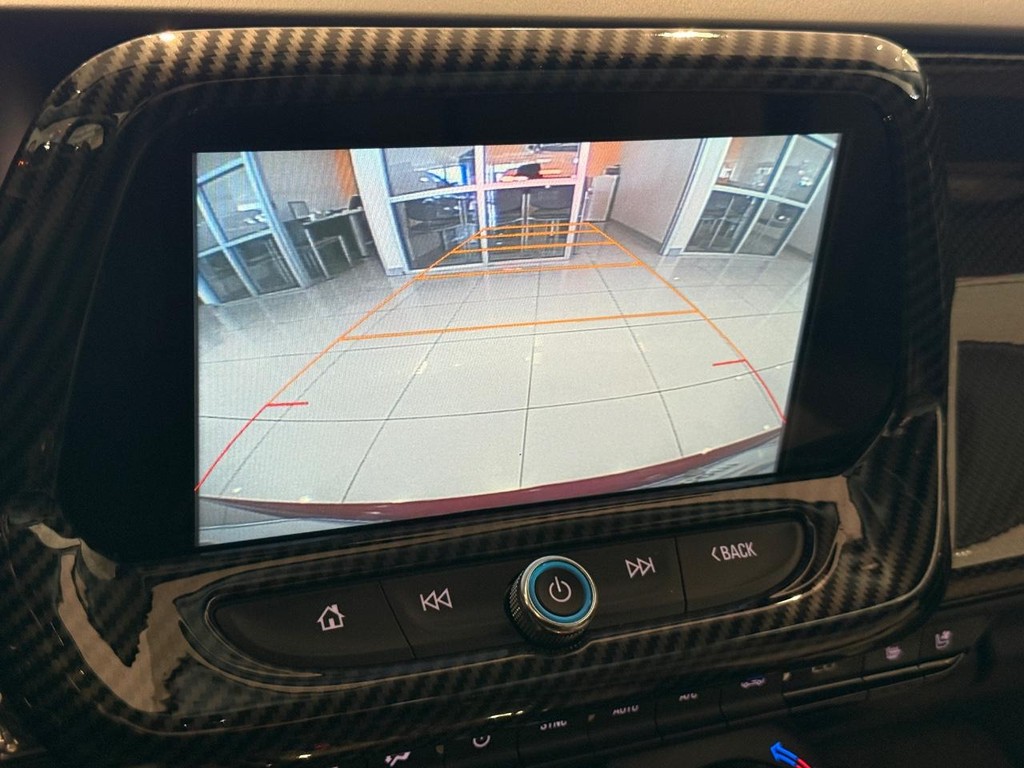 Chevrolet Camaro Vehicle Full-screen Gallery Image 23