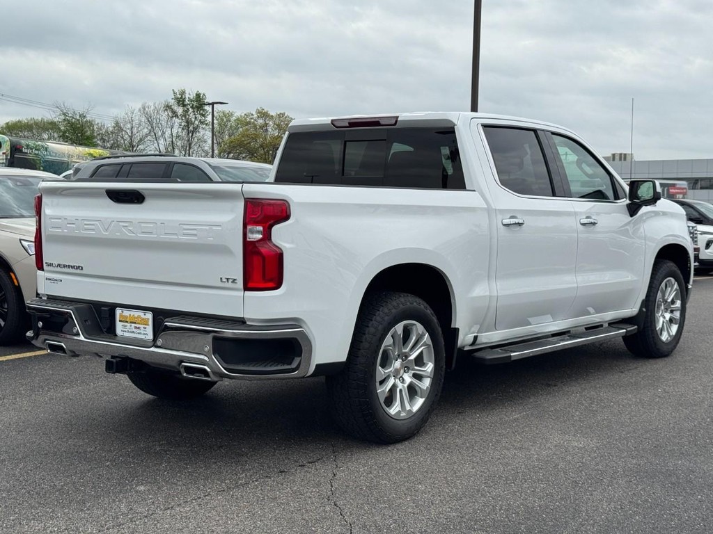 Chevrolet Silverado 1500 Vehicle Full-screen Gallery Image 03
