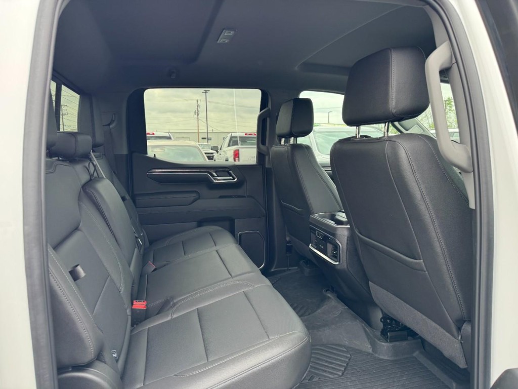 Chevrolet Silverado 1500 Vehicle Full-screen Gallery Image 10