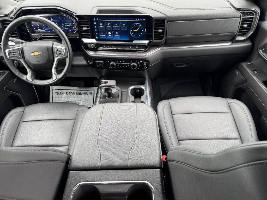 Chevrolet Silverado 1500 Vehicle Full-screen Gallery Image 11