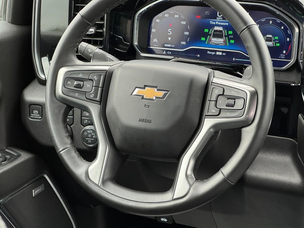 Chevrolet Silverado 1500 Vehicle Full-screen Gallery Image 12