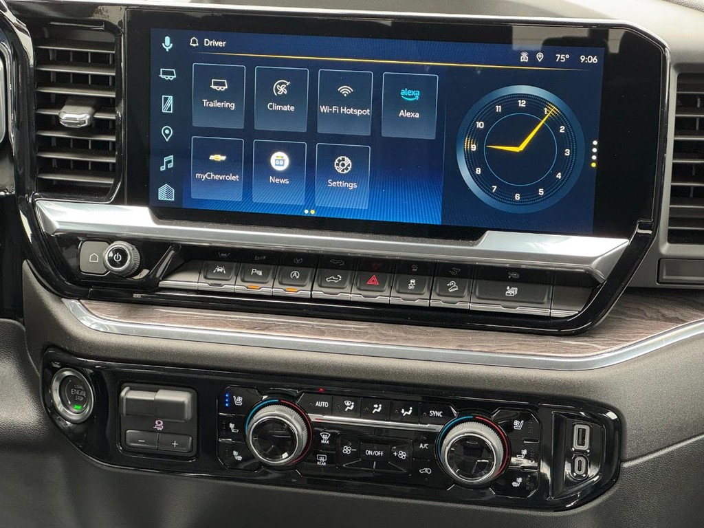 Chevrolet Silverado 1500 Vehicle Full-screen Gallery Image 13