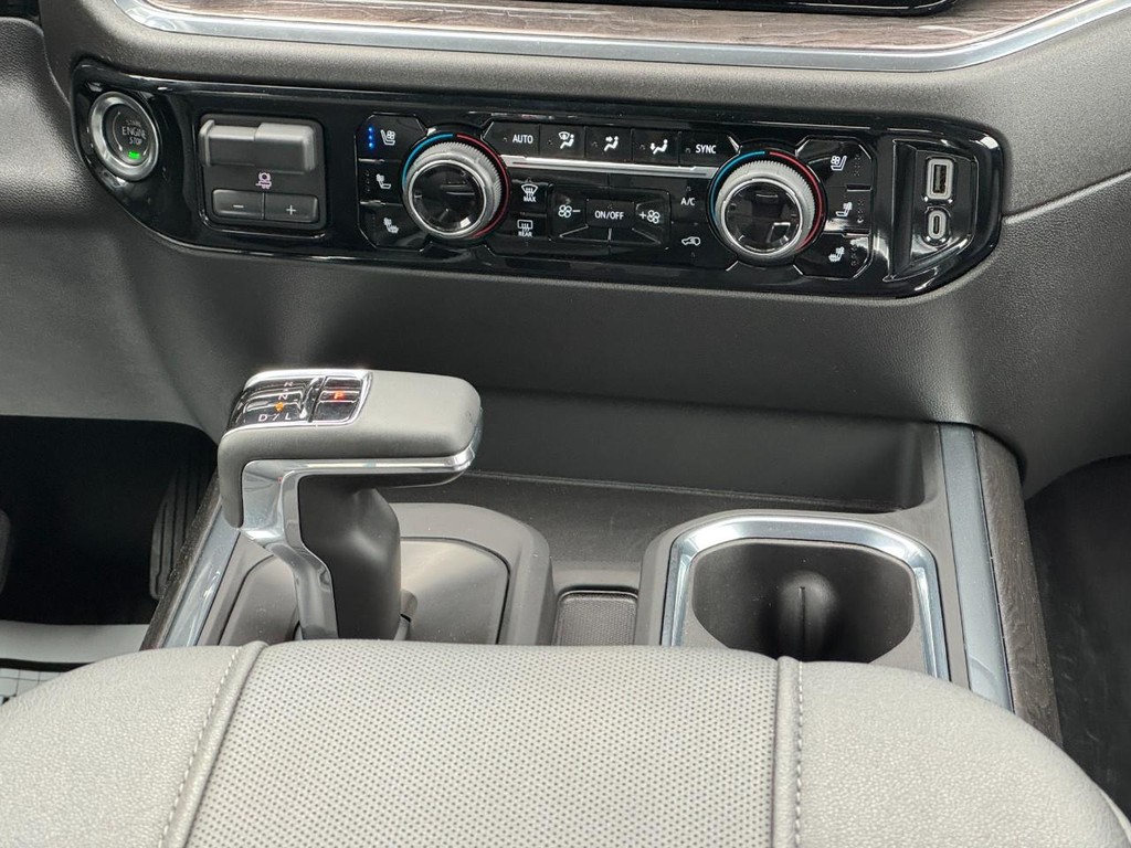 Chevrolet Silverado 1500 Vehicle Full-screen Gallery Image 14