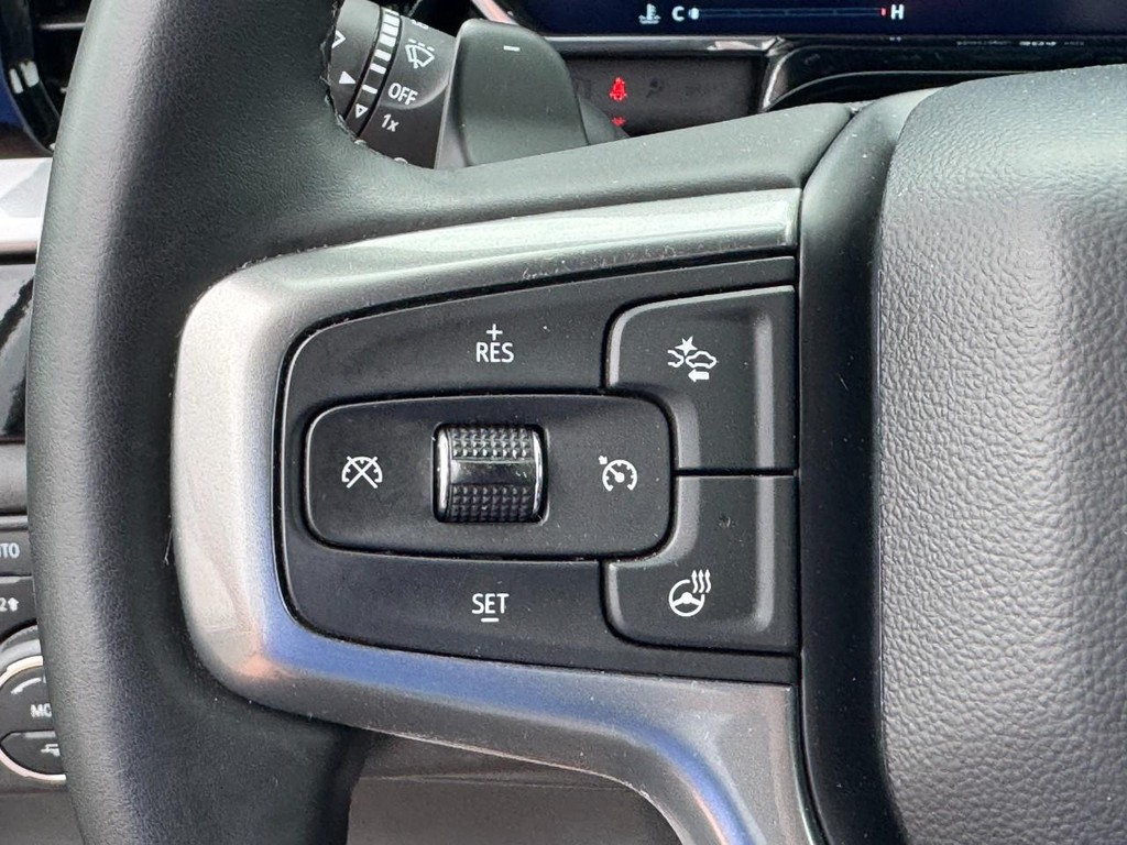 Chevrolet Silverado 1500 Vehicle Full-screen Gallery Image 18