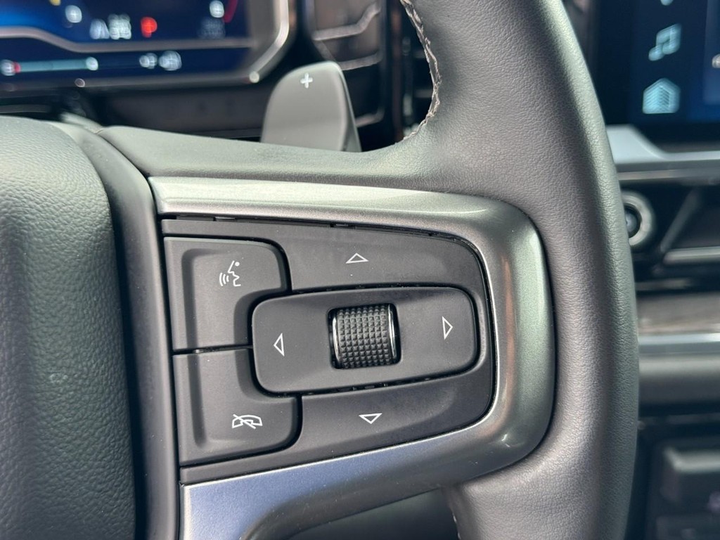 Chevrolet Silverado 1500 Vehicle Full-screen Gallery Image 19
