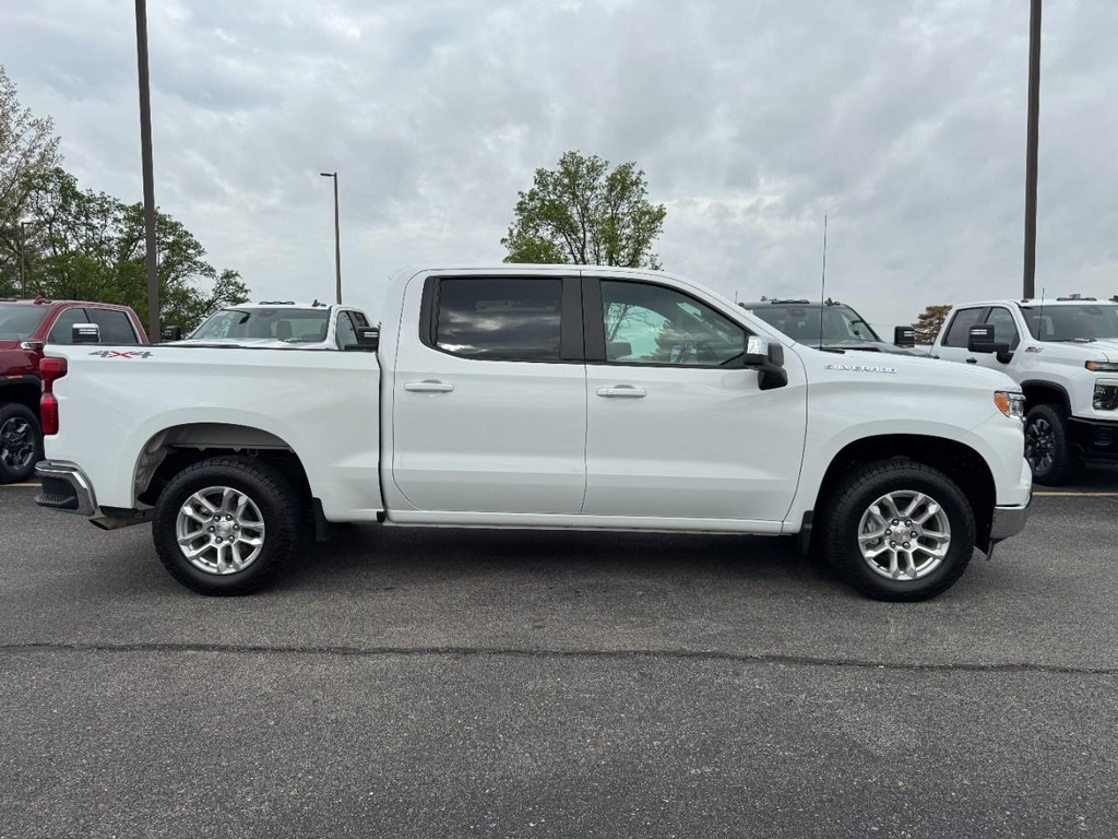 Chevrolet Silverado 1500 Vehicle Full-screen Gallery Image 01