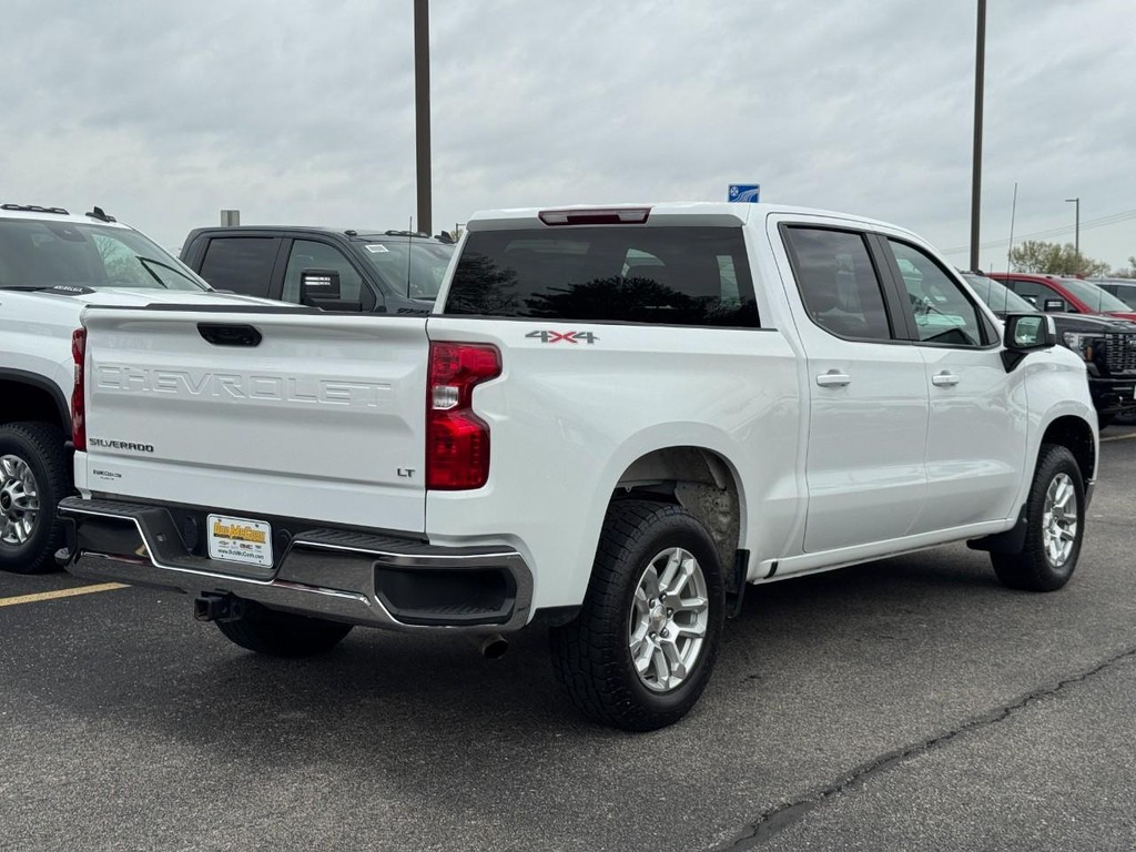 Chevrolet Silverado 1500 Vehicle Full-screen Gallery Image 03