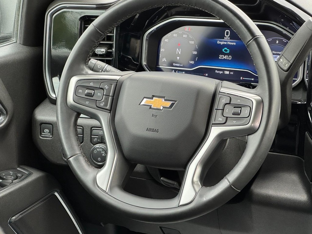 Chevrolet Silverado 1500 Vehicle Full-screen Gallery Image 12