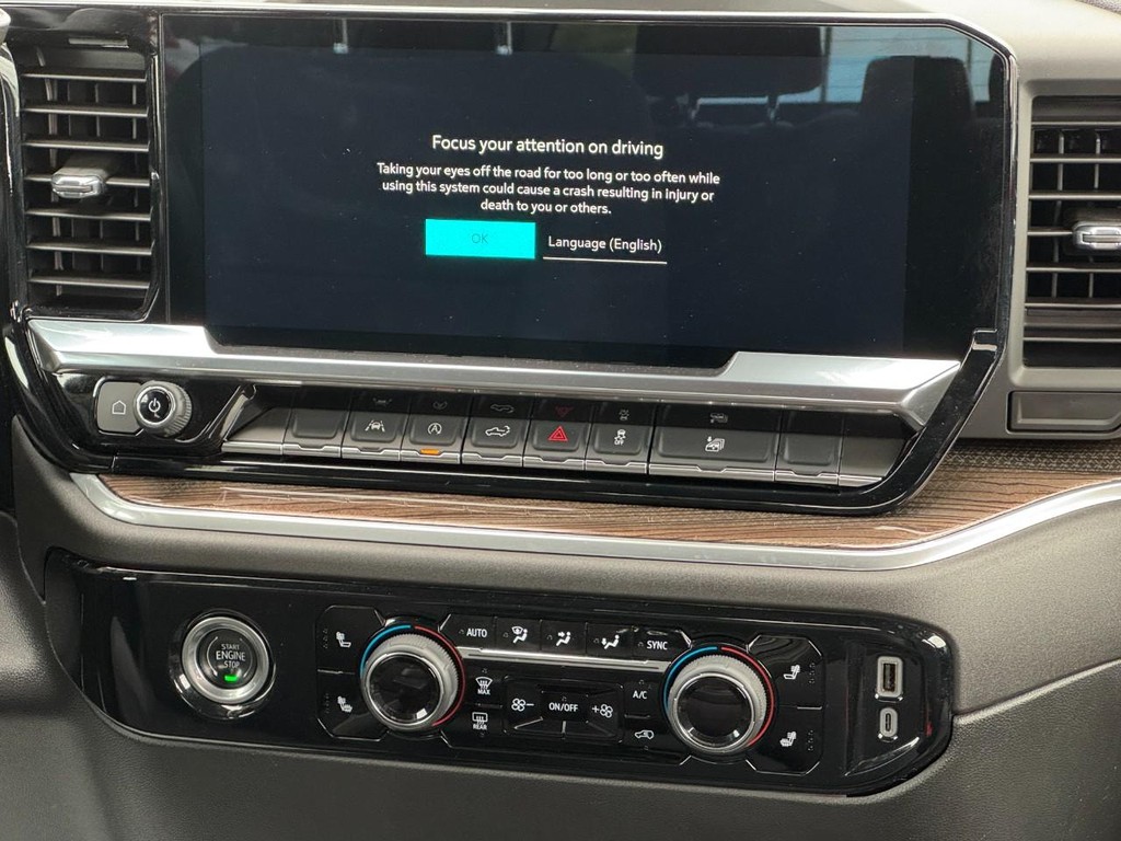 Chevrolet Silverado 1500 Vehicle Full-screen Gallery Image 13