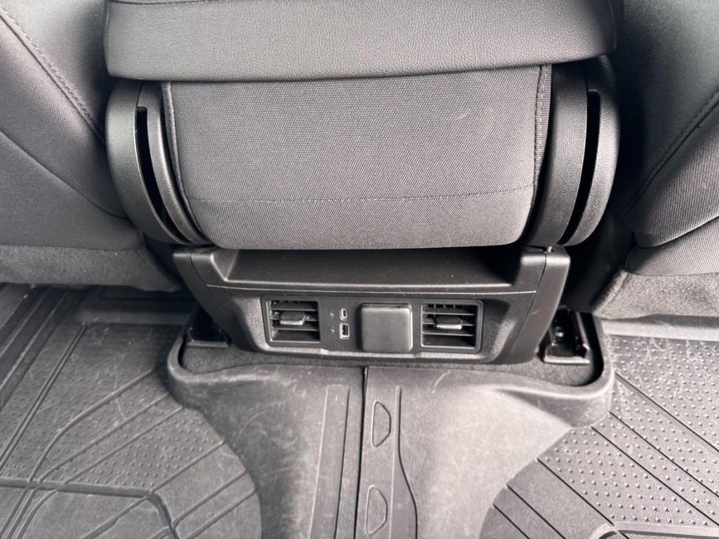Chevrolet Silverado 1500 Vehicle Full-screen Gallery Image 16