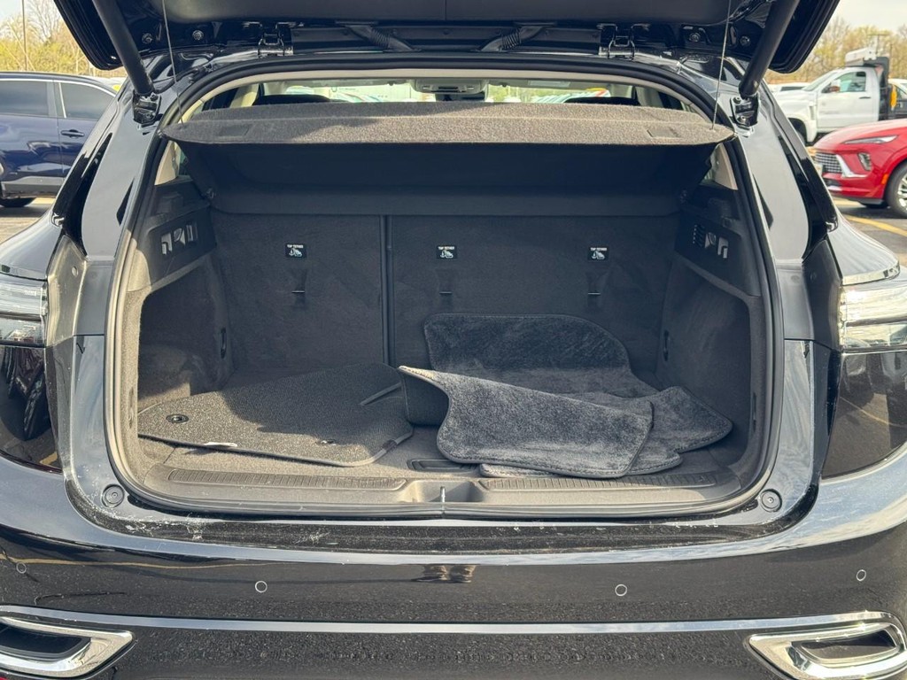 Buick Envision Vehicle Full-screen Gallery Image 04