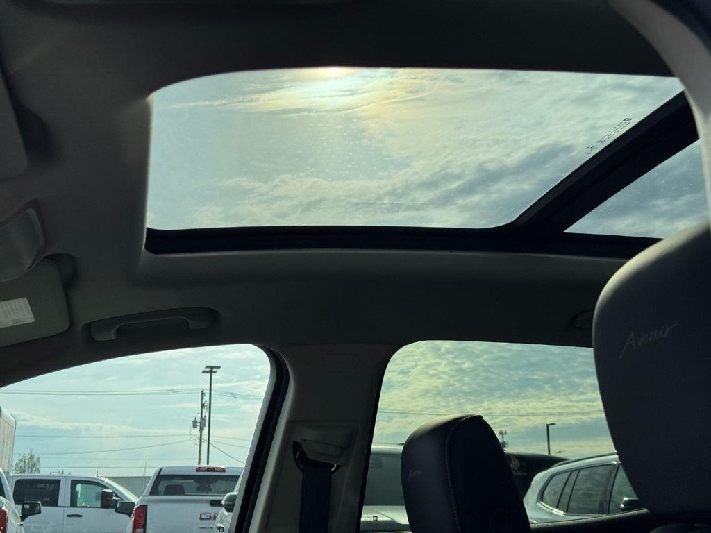 Buick Envision Vehicle Full-screen Gallery Image 26
