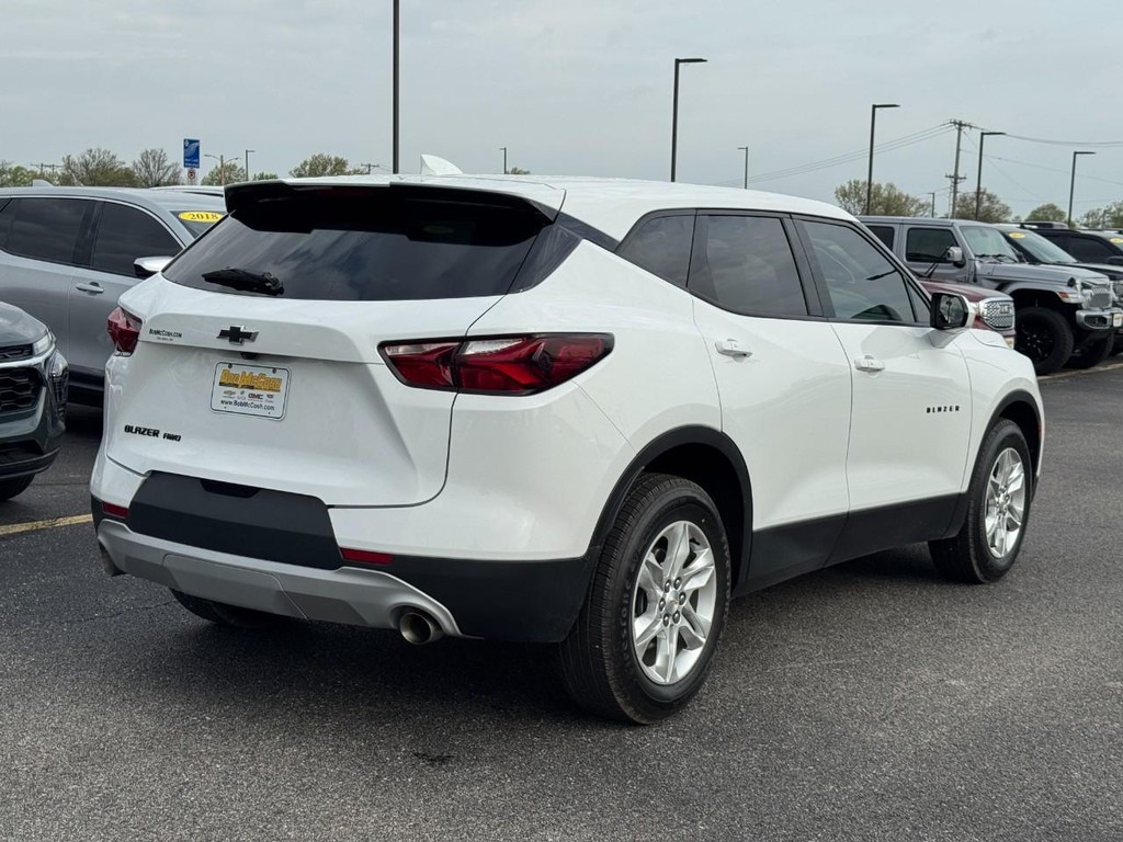 Chevrolet Blazer Vehicle Full-screen Gallery Image 03
