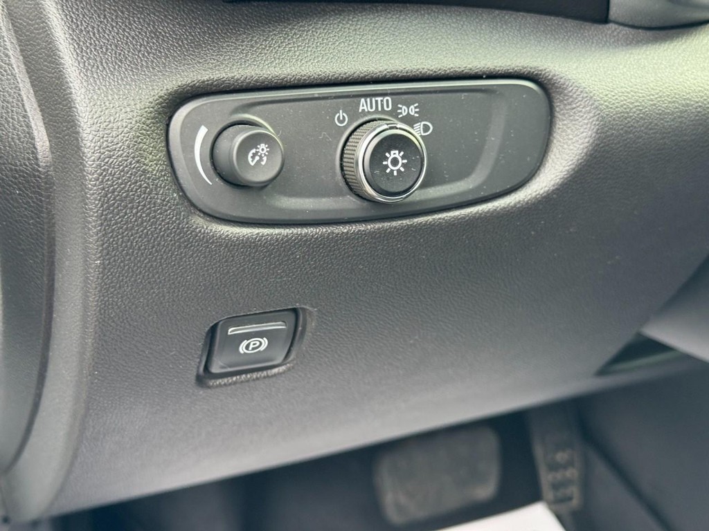Chevrolet Blazer Vehicle Full-screen Gallery Image 16