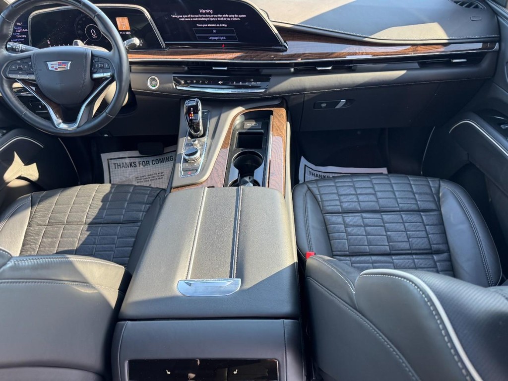 Cadillac Escalade ESV Vehicle Full-screen Gallery Image 11