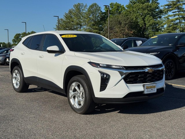 2025 Chevrolet Trax LS's photo