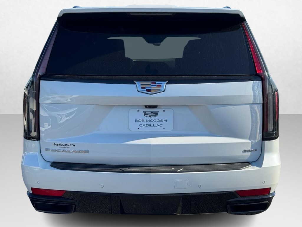 Cadillac Escalade Vehicle Full-screen Gallery Image 04