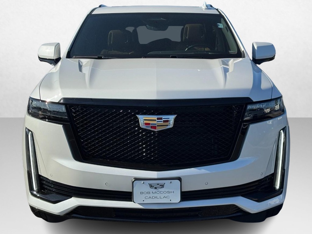 Cadillac Escalade Vehicle Full-screen Gallery Image 08