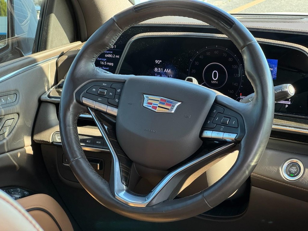 Cadillac Escalade Vehicle Full-screen Gallery Image 11