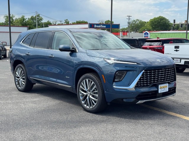 2026 Buick Enclave Avenir AWD's photo