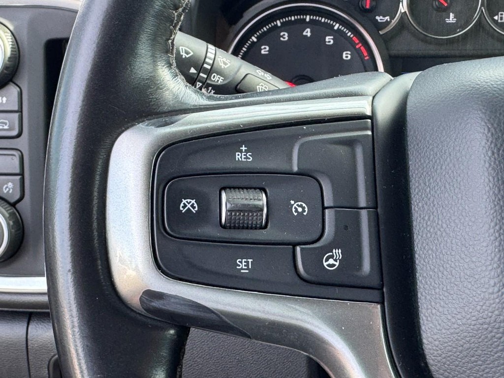 Chevrolet Silverado 1500 Vehicle Full-screen Gallery Image 17
