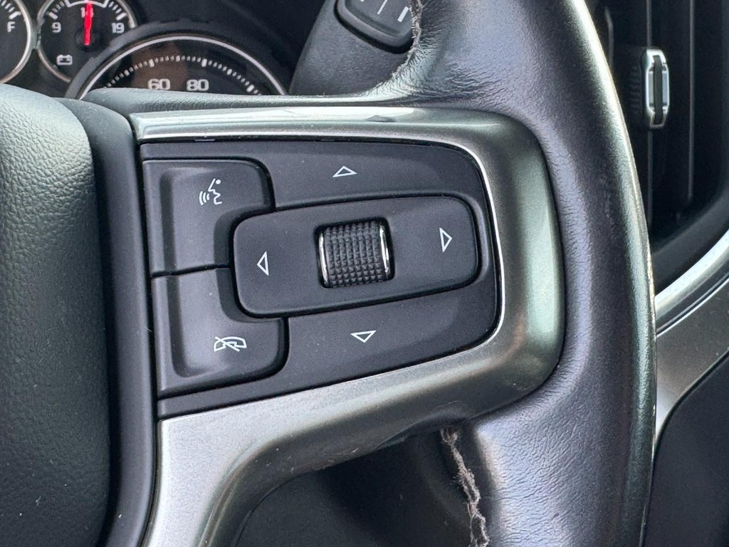 Chevrolet Silverado 1500 Vehicle Full-screen Gallery Image 18
