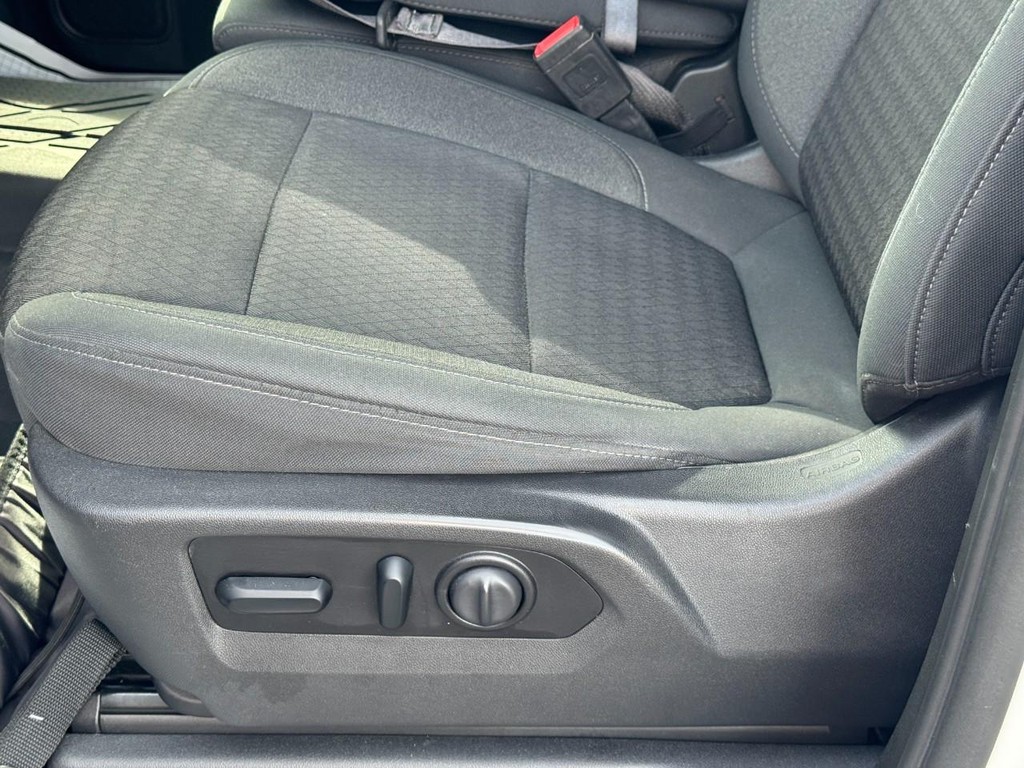 Chevrolet Silverado 1500 Vehicle Full-screen Gallery Image 23