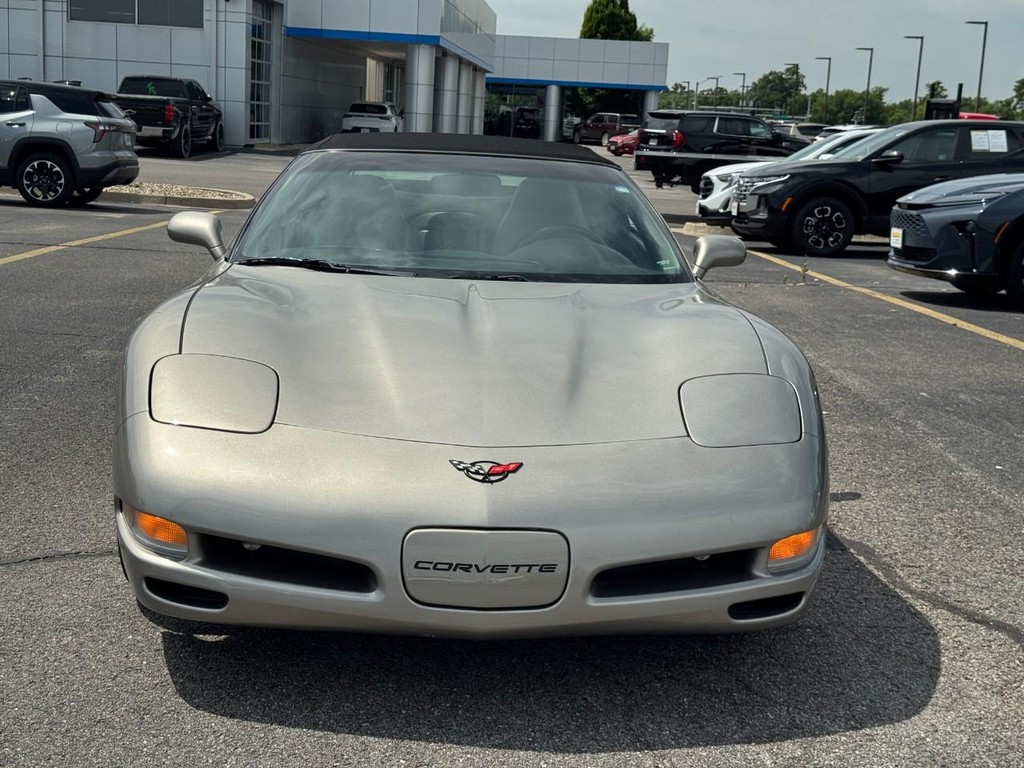 Chevrolet Corvette Vehicle Full-screen Gallery Image 08
