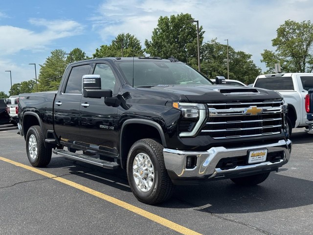 2026 Chevrolet Silverado HD LTZ 4WD Crew Cab Standard Box's photo