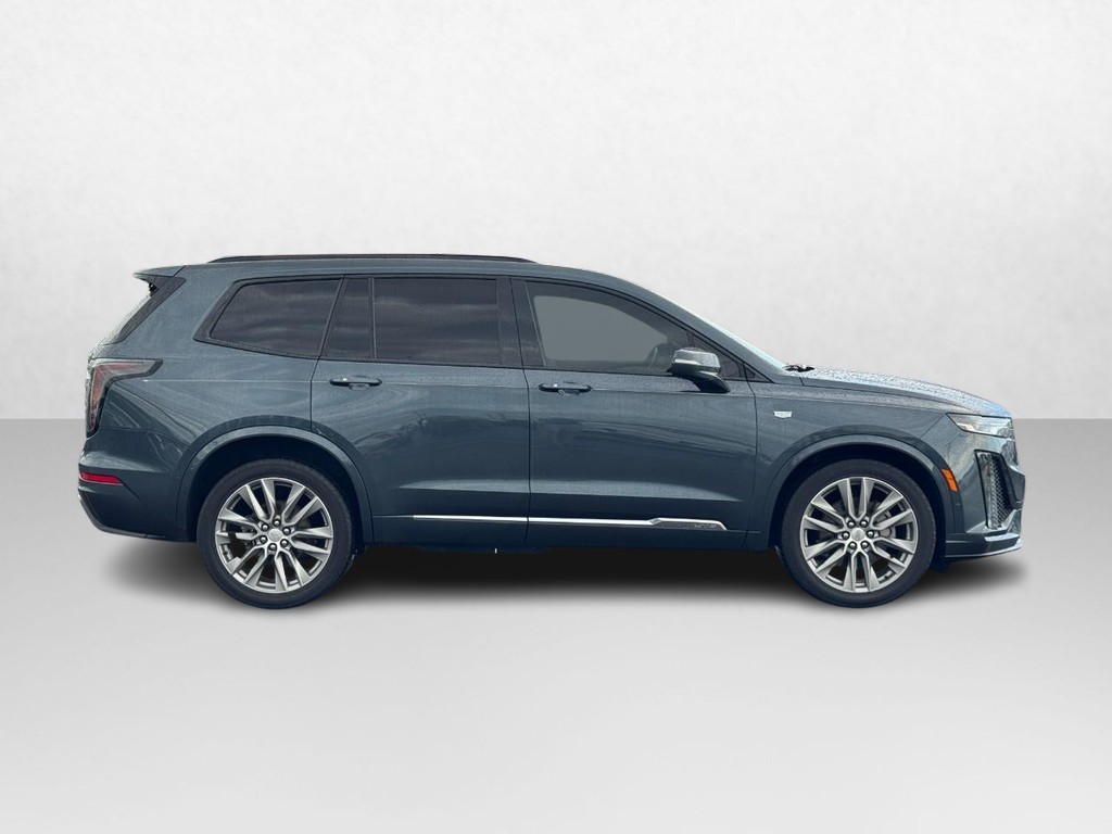 Cadillac XT6 Vehicle Full-screen Gallery Image 02