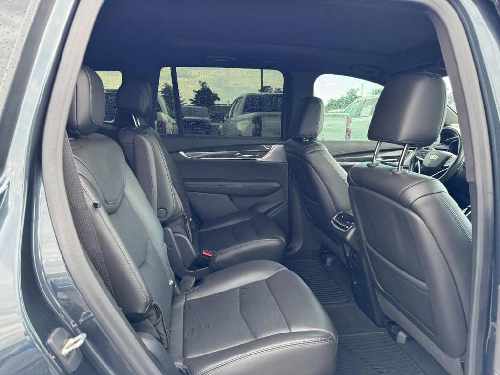 Cadillac XT6 Vehicle Full-screen Gallery Image 10