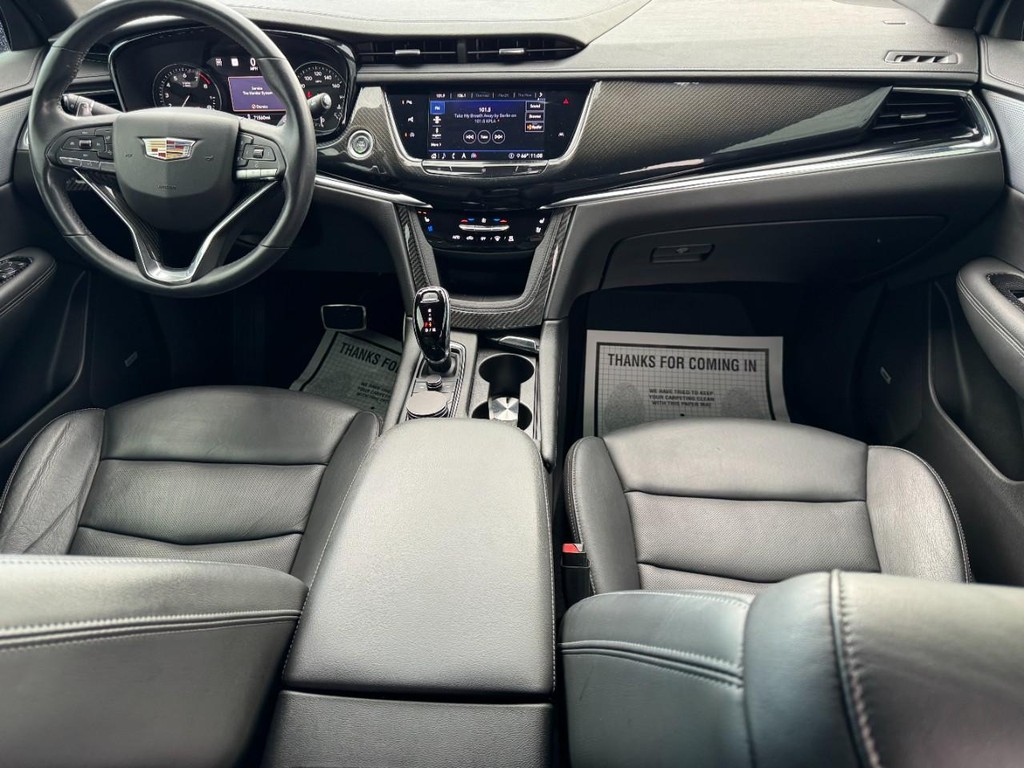 Cadillac XT6 Vehicle Full-screen Gallery Image 11