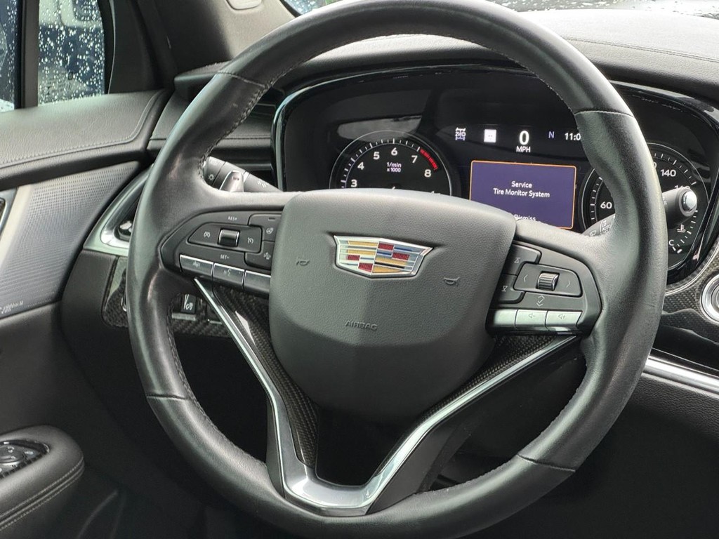 Cadillac XT6 Vehicle Full-screen Gallery Image 12