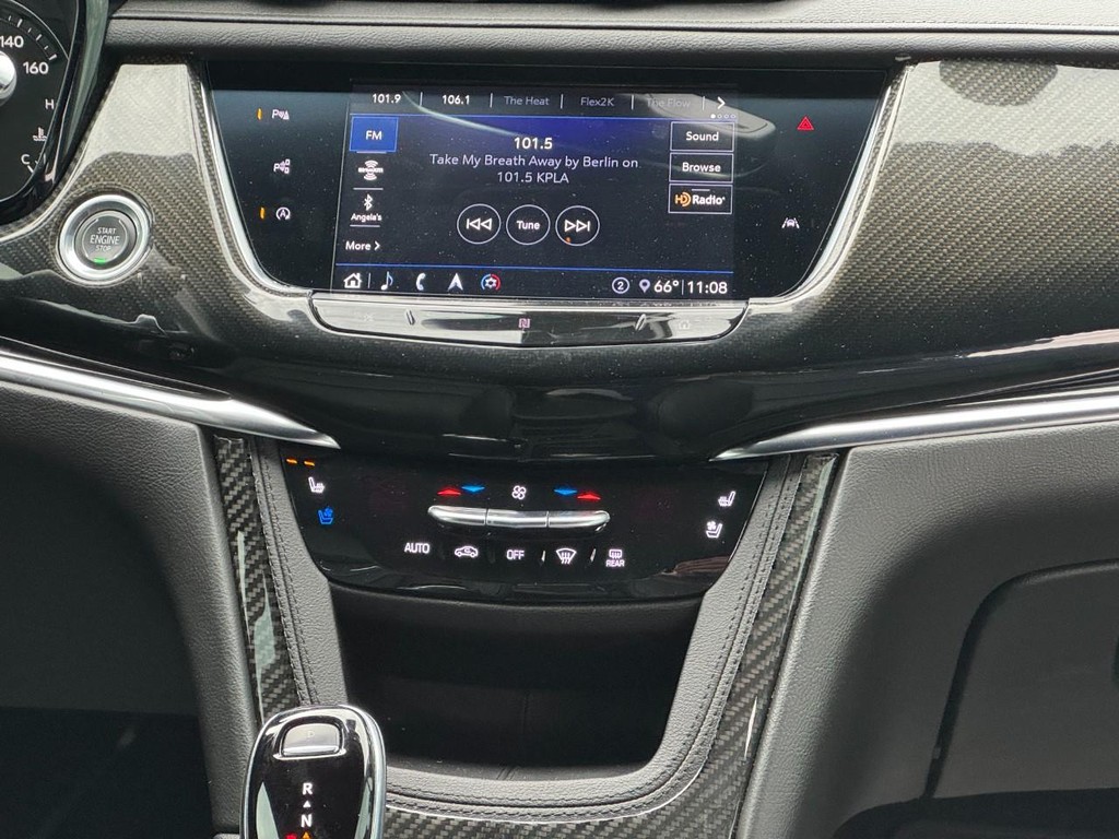 Cadillac XT6 Vehicle Full-screen Gallery Image 13